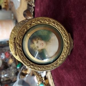 French Victorian Guilted Trinket Box